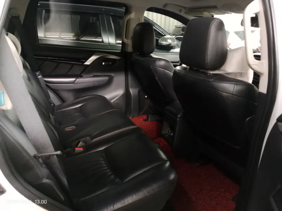 Foto Mobil Bekas Kabin Belakang Mitsubishi Pajero Sport 2.4 Dakar 4X2 tahun 2022