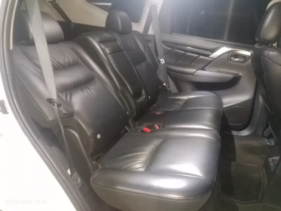Foto Mobil Bekas Kabin Belakang Mitsubishi Pajero Sport 2.4 Dakar 4X2 tahun 2022