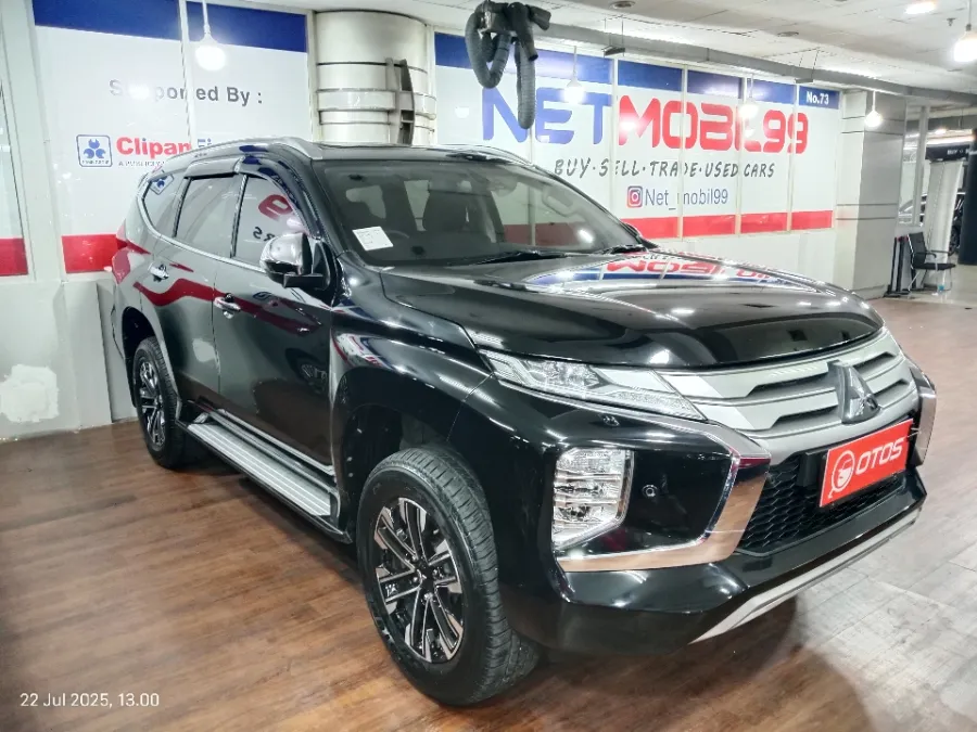 Foto Mobil Bekas Kanan Depan Mitsubishi Pajero Sport 2.4 Dakar 4X2 tahun 2022