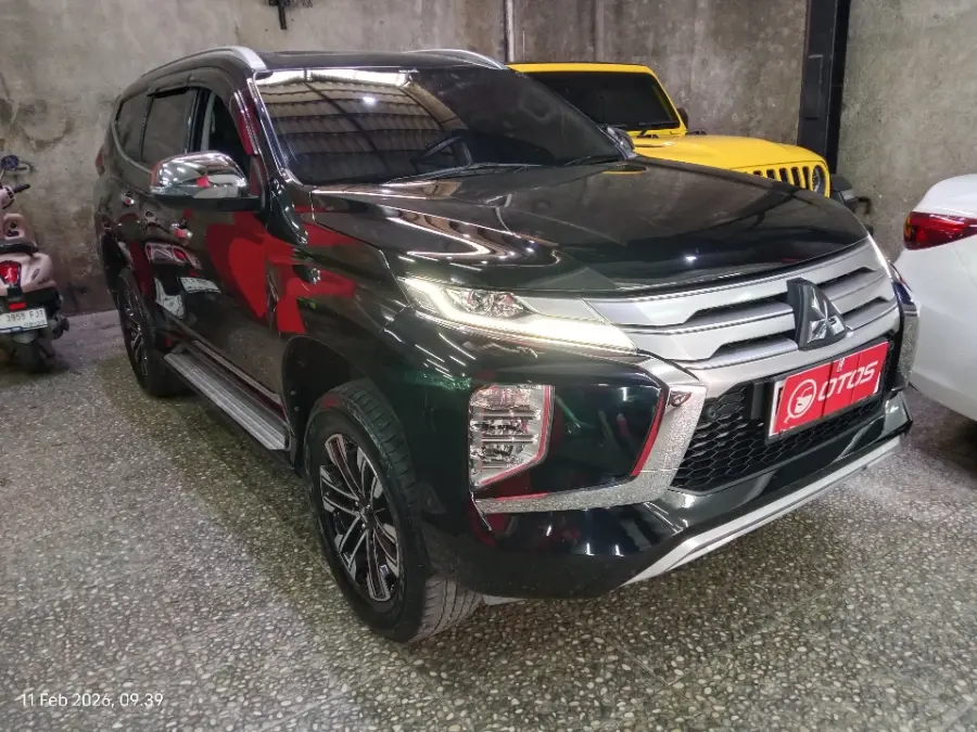 Foto Mobil Bekas Kanan Depan Mitsubishi Pajero Sport 2.4 Dakar 4X2 tahun 2022
