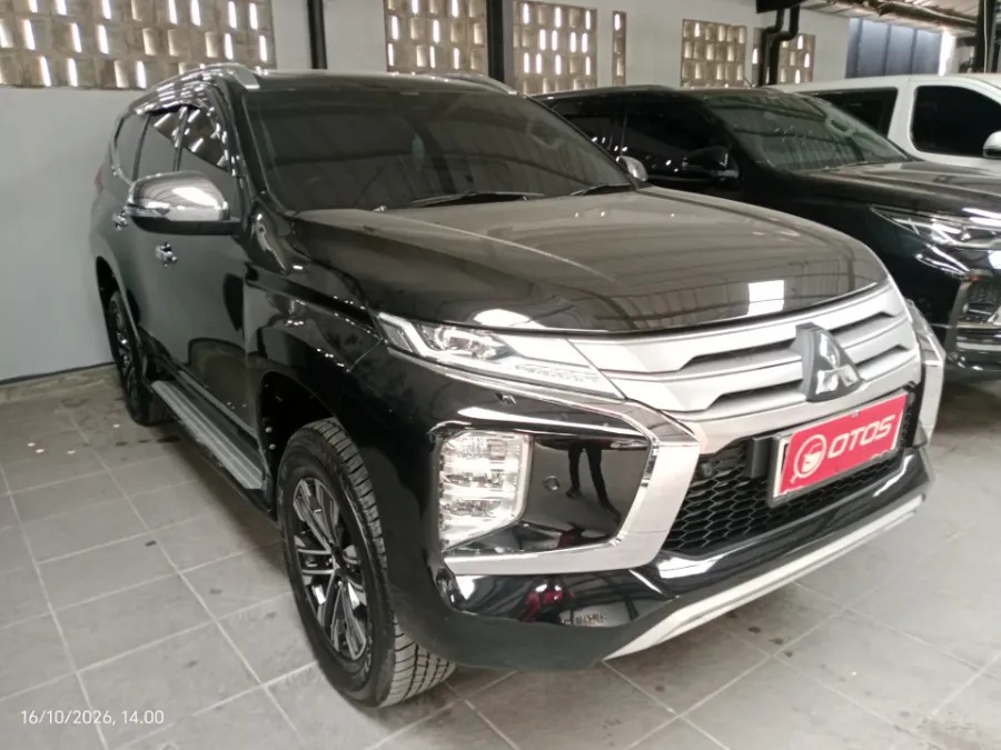 Foto Mobil Bekas Kanan Depan Mitsubishi Pajero Sport 2.4 Dakar 4X2 tahun 2022