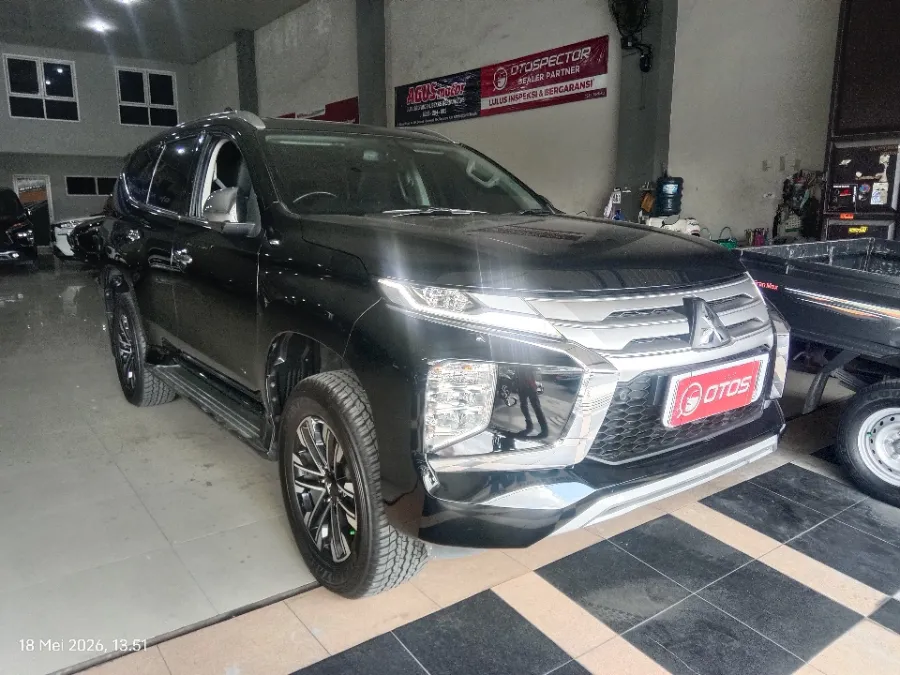 Foto Mobil Bekas Kanan Depan Mitsubishi Pajero Sport 2.4 Dakar 4X2 tahun 2022