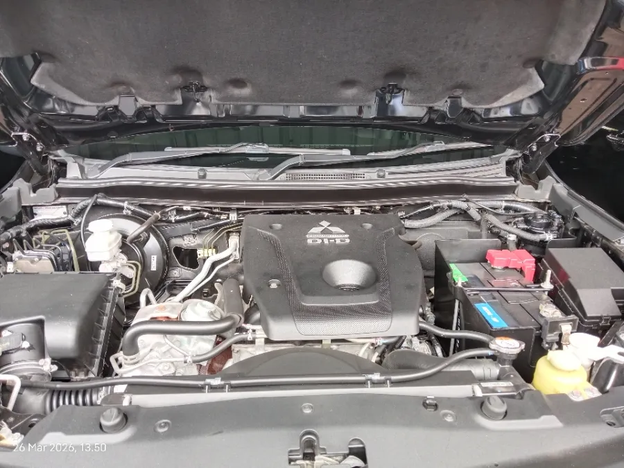 Foto Mobil Bekas Mesin Mitsubishi Pajero Sport 2.4 Dakar 4X2 tahun 2022