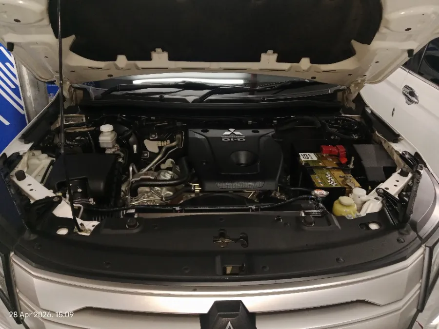 Foto Mobil Bekas Mesin Mitsubishi Pajero Sport 2.4 Dakar 4X2 tahun 2022