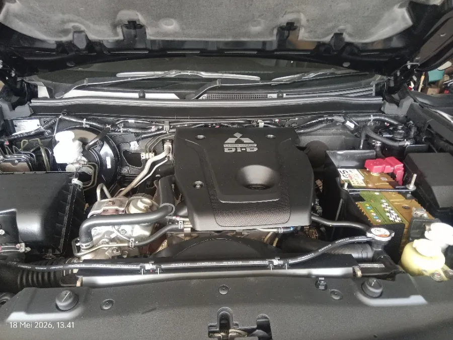 Foto Mobil Bekas Mesin Mitsubishi Pajero Sport 2.4 Dakar 4X2 tahun 2022