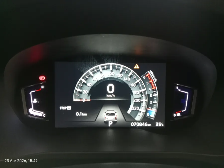 Foto Mobil Bekas Odometer Mitsubishi Pajero Sport 2.4 Dakar 4X2 tahun 2022