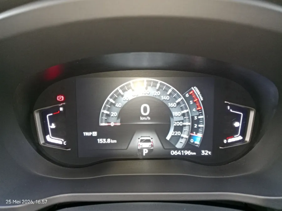 Foto Mobil Bekas Odometer Mitsubishi Pajero Sport 2.4 Dakar 4X2 tahun 2022