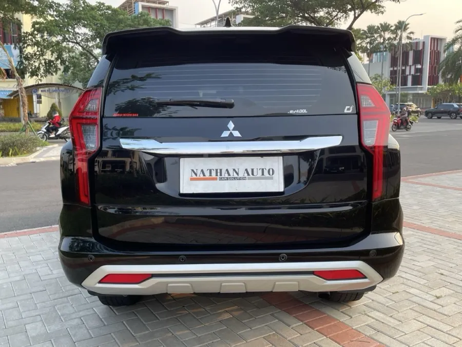 Foto Mobil Bekas Tampak Belakang Mitsubishi Pajero Sport 2.4 Dakar 4X2 tahun 2022