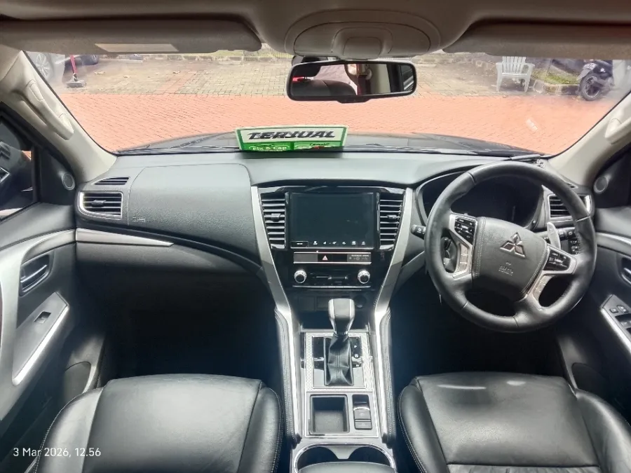 Foto Mobil Bekas Dashboard Mitsubishi Pajero Sport 2.4 Dakar 4X2 tahun 2023