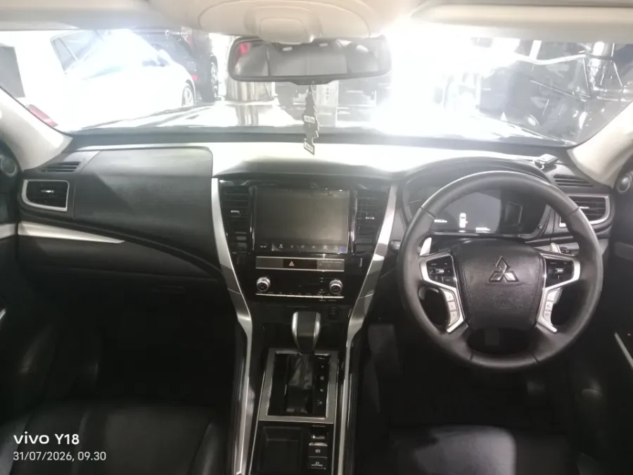 Foto Mobil Bekas Dashboard Mitsubishi Pajero Sport 2.4 Dakar 4X2 tahun 2023