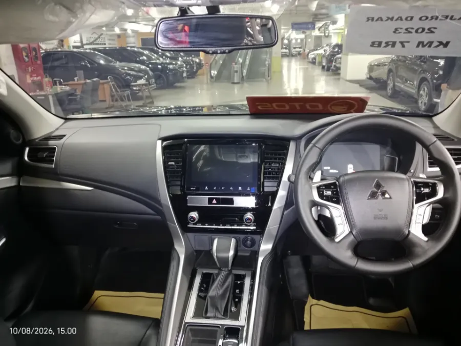 Foto Mobil Bekas Dashboard Mitsubishi Pajero Sport 2.4 Dakar 4X2 tahun 2023
