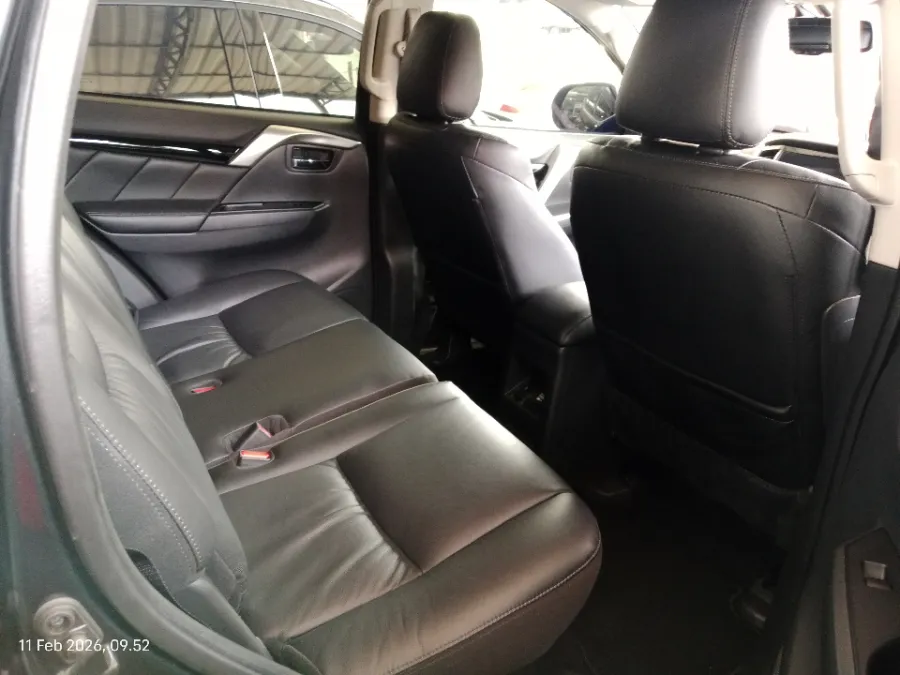Foto Mobil Bekas Kabin Belakang Mitsubishi Pajero Sport 2.4 Dakar 4X2 tahun 2023