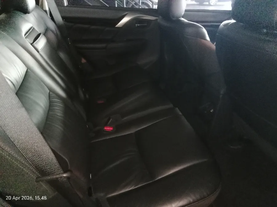 Foto Mobil Bekas Kabin Belakang Mitsubishi Pajero Sport 2.4 Dakar 4X2 tahun 2023