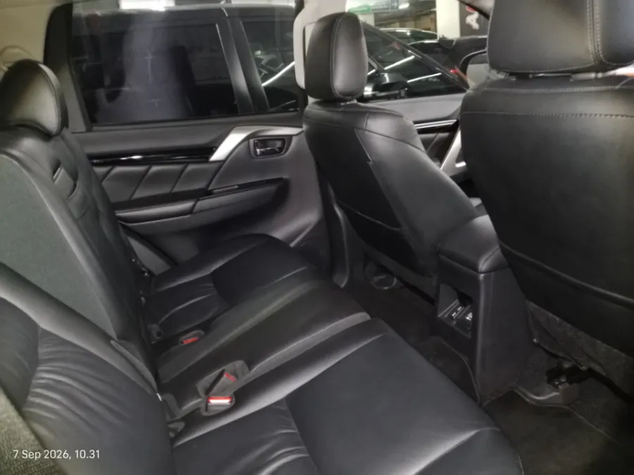 Foto Mobil Bekas Kabin Belakang Mitsubishi Pajero Sport 2.4 Dakar 4X2 tahun 2023