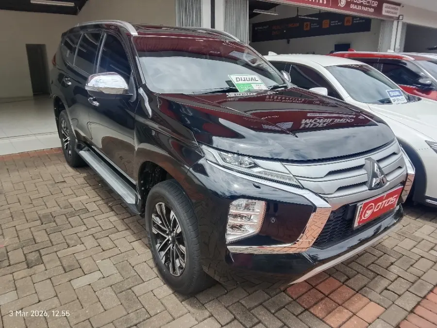 Foto Mobil Bekas Kanan Depan Mitsubishi Pajero Sport 2.4 Dakar 4X2 tahun 2023