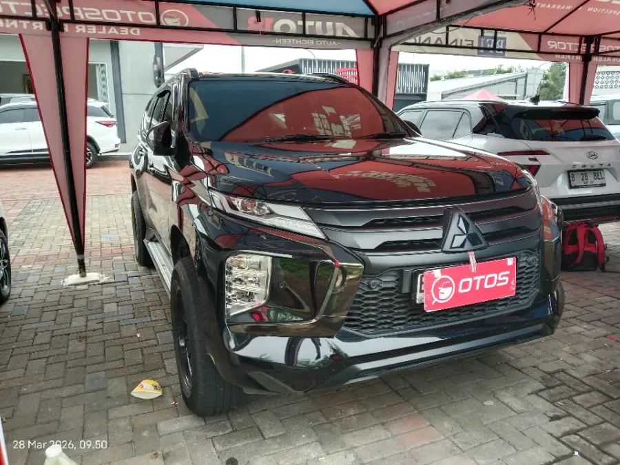 Foto Mobil Bekas Kanan Depan Mitsubishi Pajero Sport 2.4 Dakar 4X2 tahun 2023