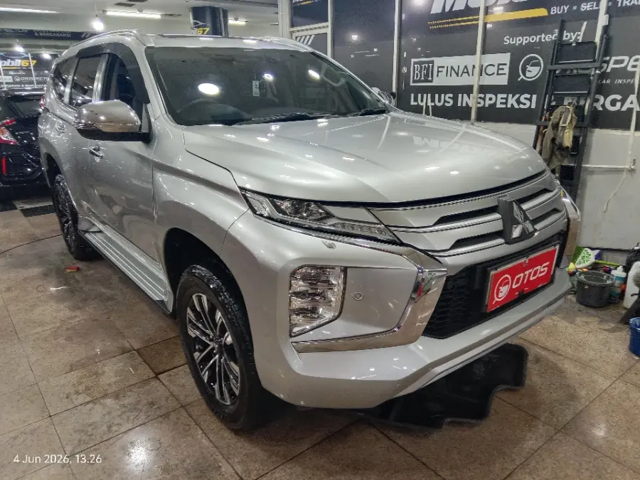 Foto Mobil Bekas Kanan Depan Mitsubishi Pajero Sport 2.4 Dakar 4X2 tahun 2023