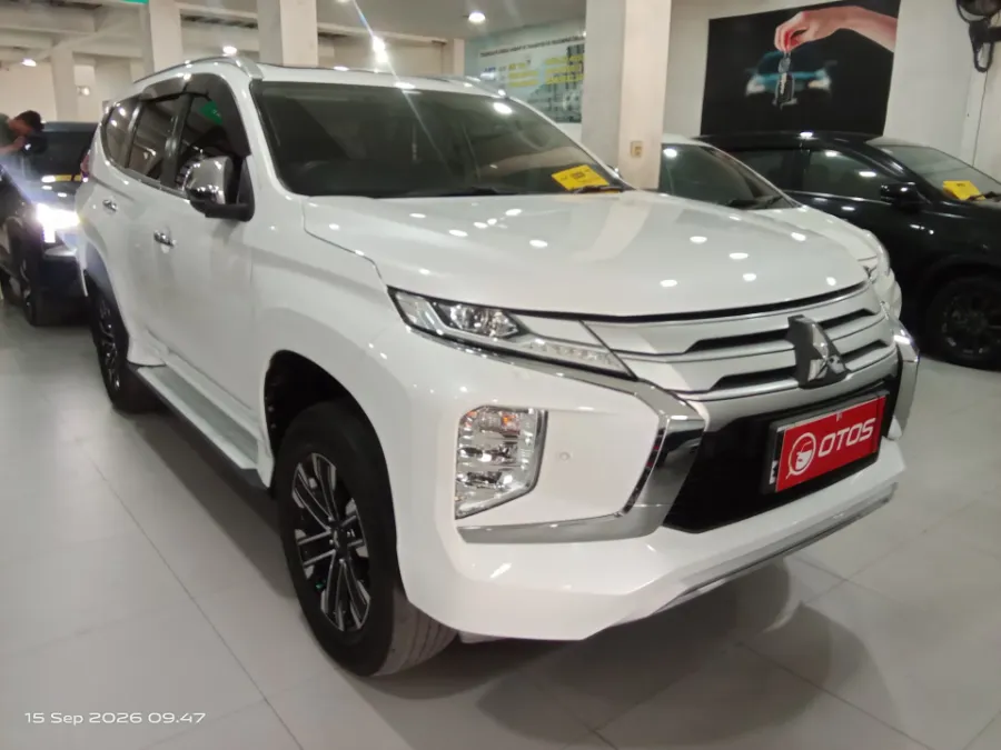 Foto Mobil Bekas Kanan Depan Mitsubishi Pajero Sport 2.4 Dakar 4X2 tahun 2023