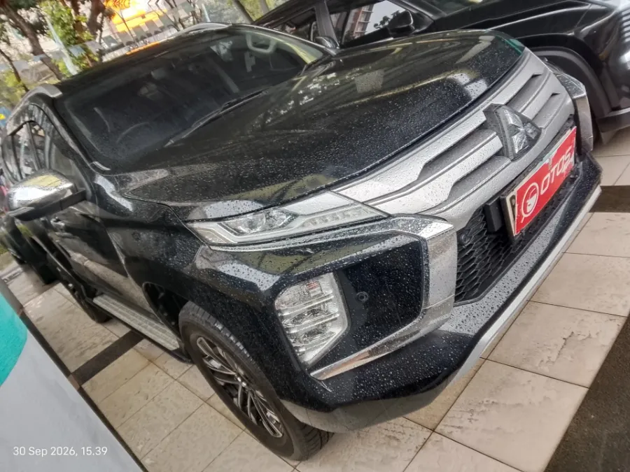 Foto Mobil Bekas Kanan Depan Mitsubishi Pajero Sport 2.4 Dakar 4X2 tahun 2023
