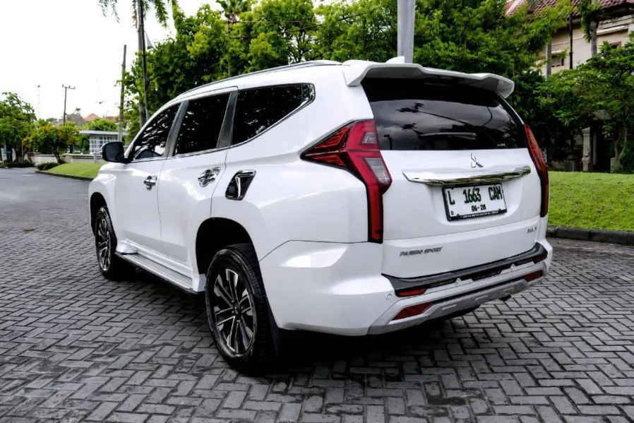 Foto Mobil Bekas Kiri Belakang Mitsubishi Pajero Sport 2.4 Dakar 4X2 tahun 2023