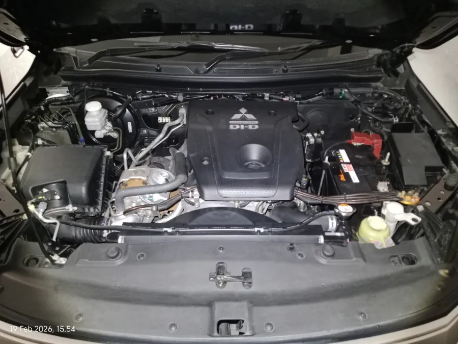 Foto Mobil Bekas Mesin Mitsubishi Pajero Sport 2.4 Dakar 4X2 tahun 2023