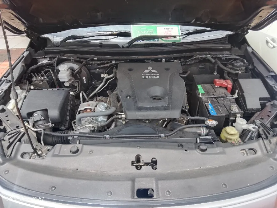 Foto Mobil Bekas Mesin Mitsubishi Pajero Sport 2.4 Dakar 4X2 tahun 2023