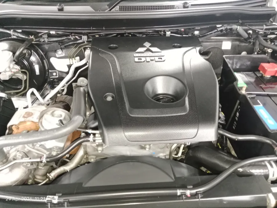 Foto Mobil Bekas Mesin Mitsubishi Pajero Sport 2.4 Dakar 4X2 tahun 2023