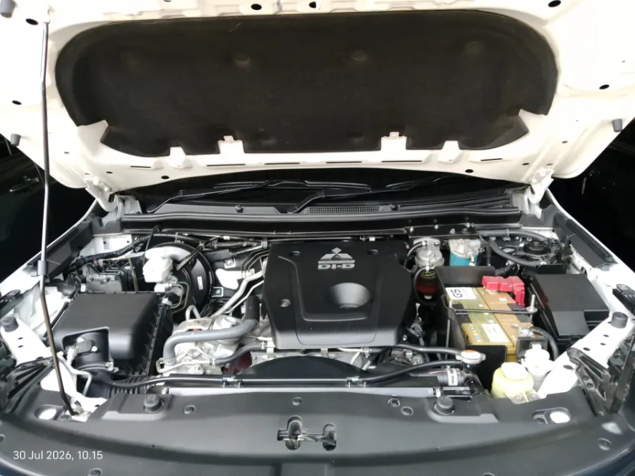 Foto Mobil Bekas Mesin Mitsubishi Pajero Sport 2.4 Dakar 4X2 tahun 2023