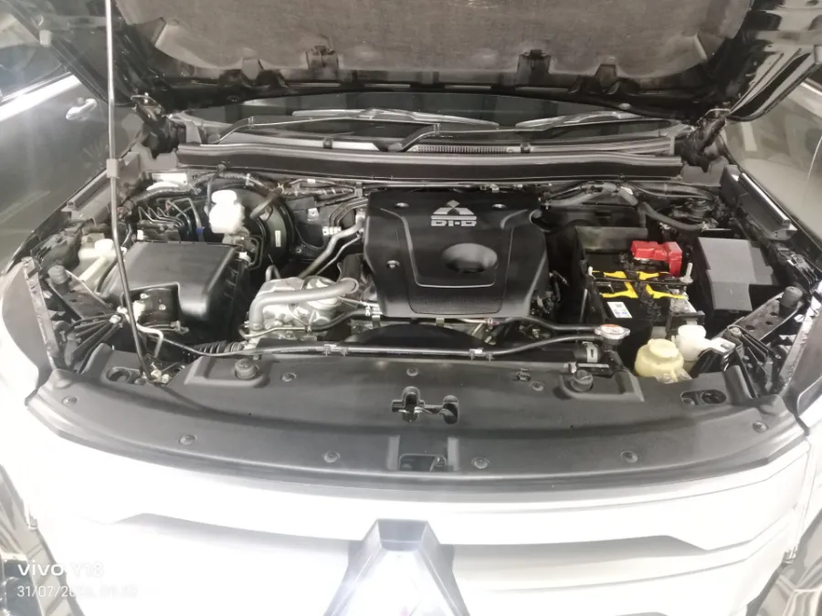 Foto Mobil Bekas Mesin Mitsubishi Pajero Sport 2.4 Dakar 4X2 tahun 2023
