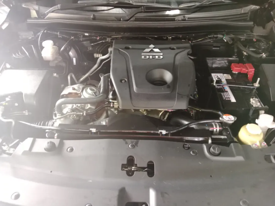 Foto Mobil Bekas Mesin Mitsubishi Pajero Sport 2.4 Dakar 4X2 tahun 2023