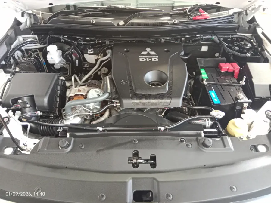 Foto Mobil Bekas Mesin Mitsubishi Pajero Sport 2.4 Dakar 4X2 tahun 2023