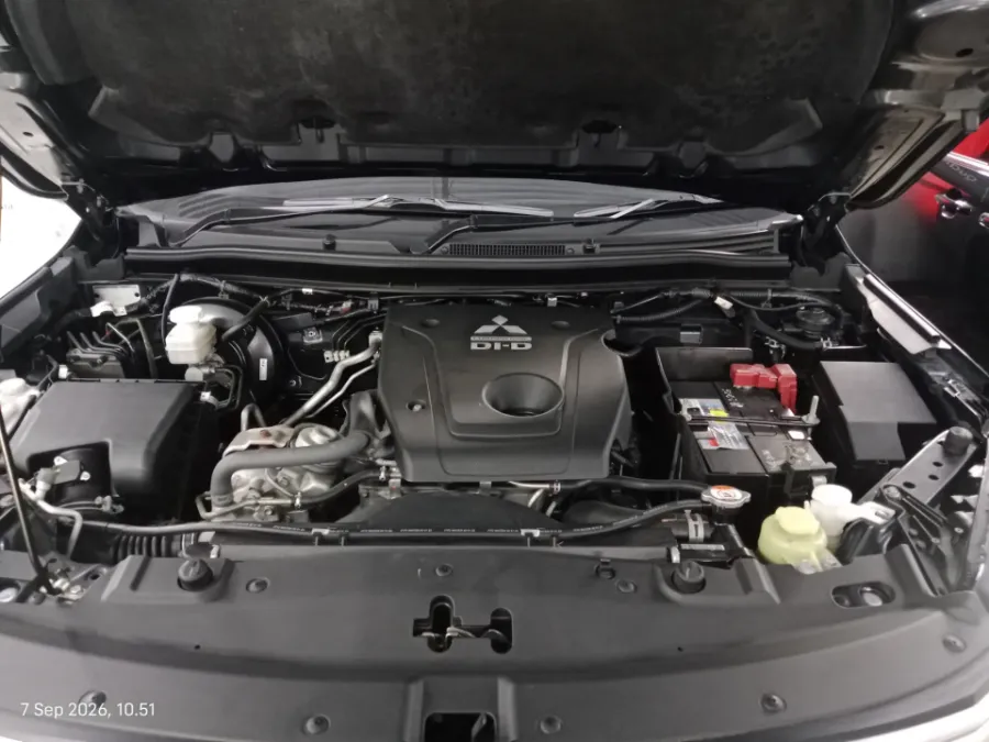 Foto Mobil Bekas Mesin Mitsubishi Pajero Sport 2.4 Dakar 4X2 tahun 2023