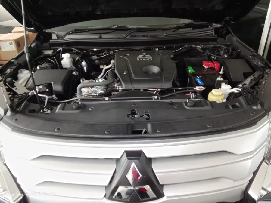 Foto Mobil Bekas Mesin Mitsubishi Pajero Sport 2.4 Dakar 4X2 tahun 2023