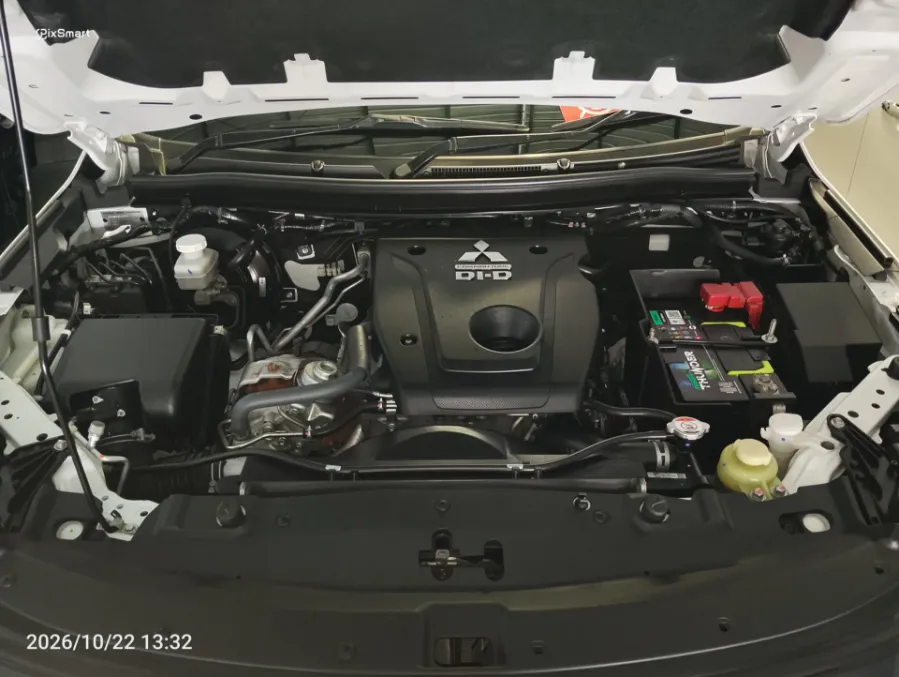 Foto Mobil Bekas Mesin Mitsubishi Pajero Sport 2.4 Dakar 4X2 tahun 2023