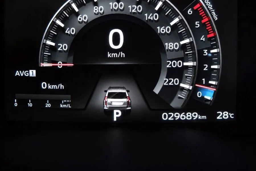 Foto Mobil Bekas Odometer Mitsubishi Pajero Sport 2.4 Dakar 4X2 tahun 2023