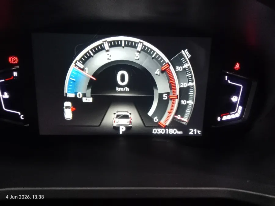 Foto Mobil Bekas Odometer Mitsubishi Pajero Sport 2.4 Dakar 4X2 tahun 2023