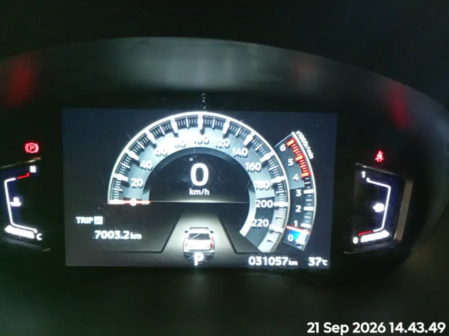 Foto Mobil Bekas Odometer Mitsubishi Pajero Sport 2.4 Dakar 4X2 tahun 2023