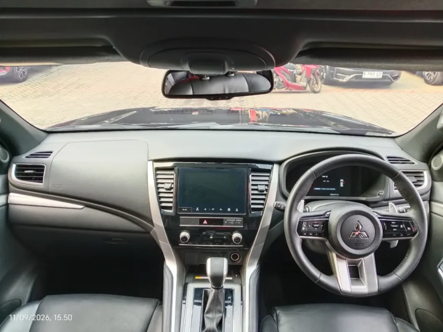Foto Mobil Bekas Dashboard Mitsubishi Pajero Sport 2.4 Dakar 4X2 tahun 2024