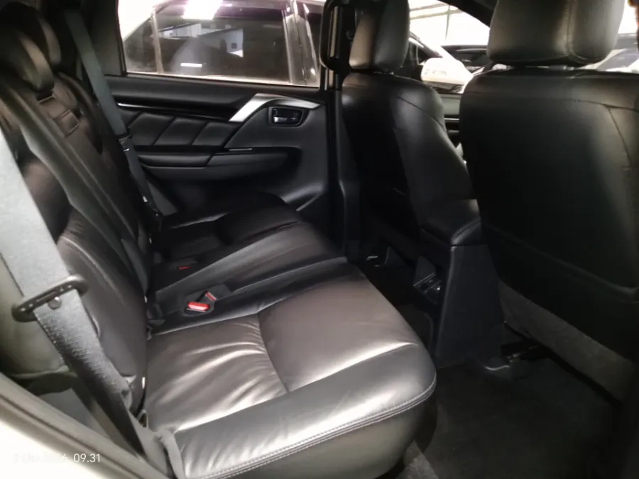 Foto Mobil Bekas Kabin Belakang Mitsubishi Pajero Sport 2.4 Dakar 4X2 tahun 2024