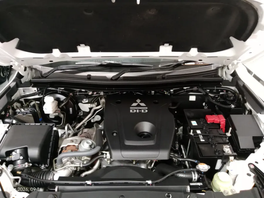Foto Mobil Bekas Mesin Mitsubishi Pajero Sport 2.4 Dakar 4X2 tahun 2024