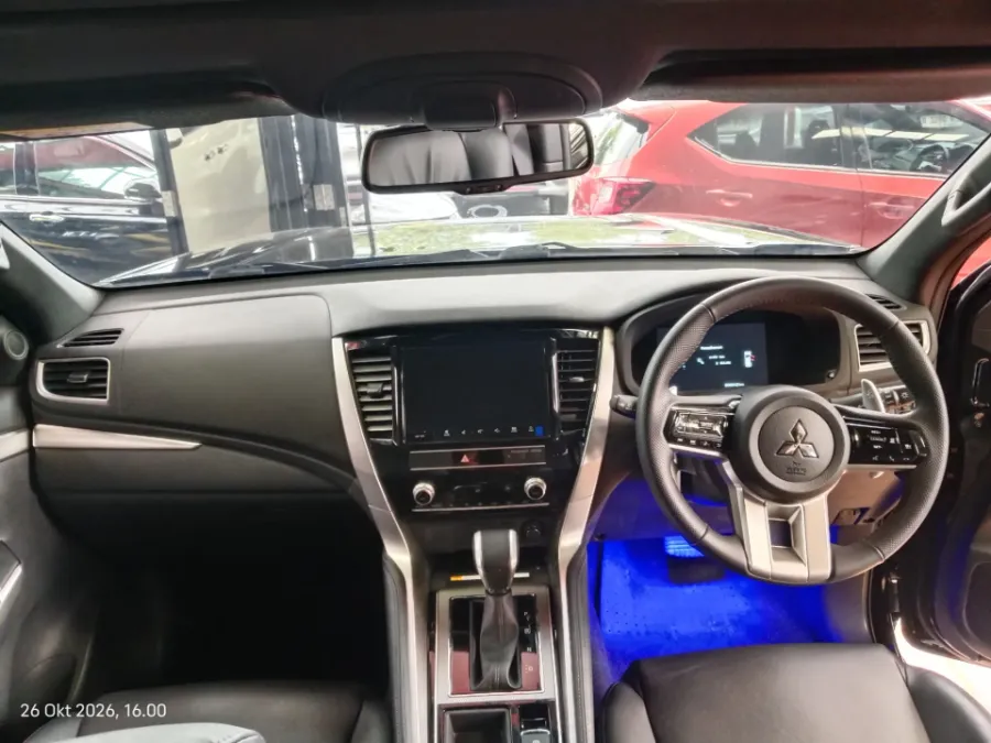 Foto Mobil Bekas Dashboard Mitsubishi Pajero Sport 2.4 Dakar 4X2 tahun 2025