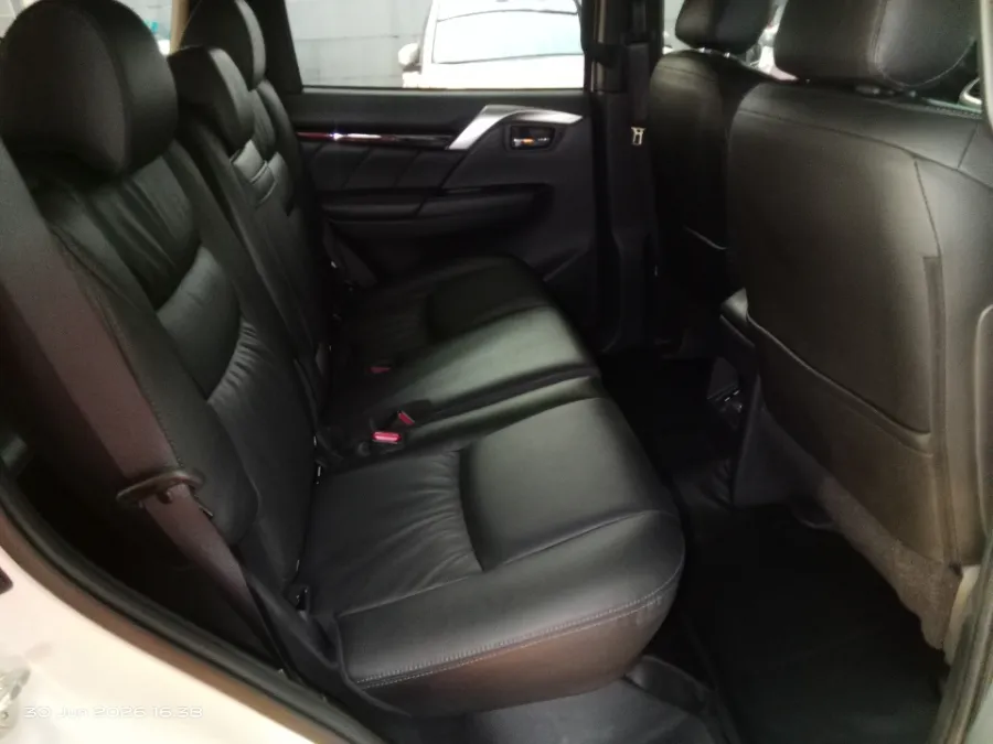 Foto Mobil Bekas Kabin Belakang Mitsubishi Pajero Sport 2.4 Dakar 4X2 tahun 2025