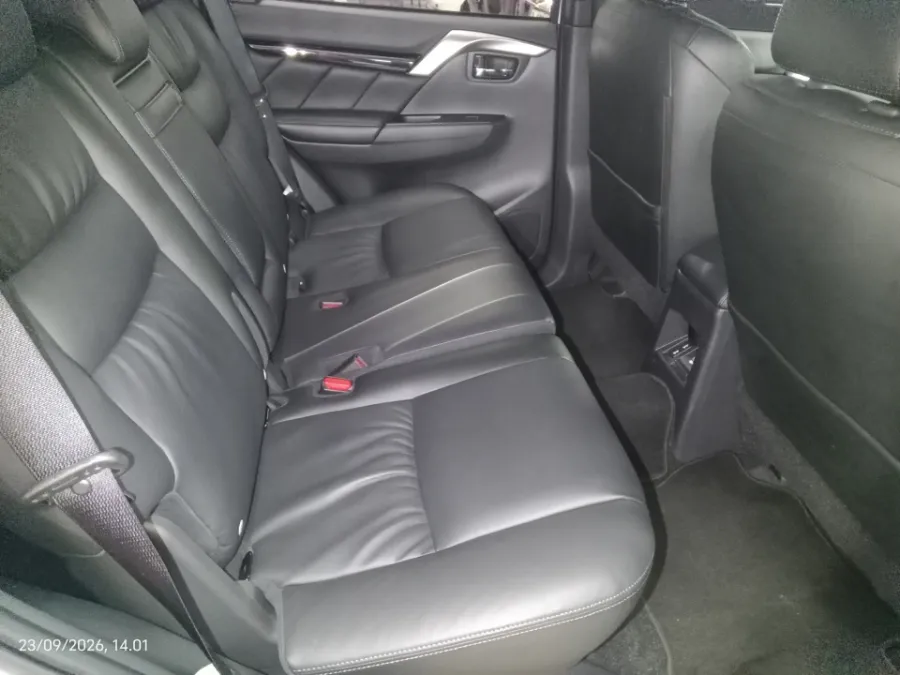 Foto Mobil Bekas Kabin Belakang Mitsubishi Pajero Sport 2.4 Dakar 4X2 tahun 2025