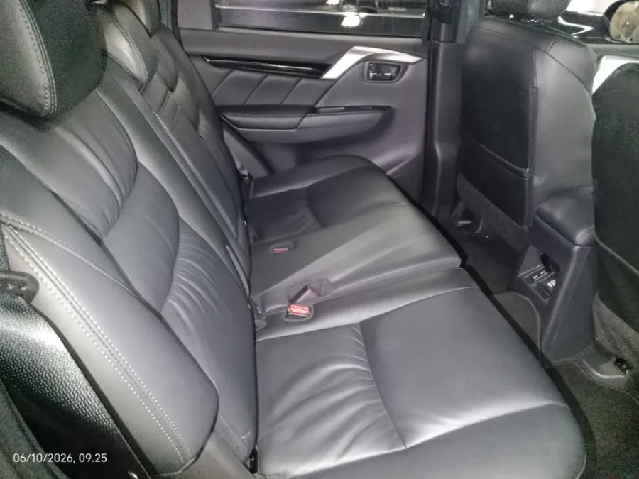 Foto Mobil Bekas Kabin Belakang Mitsubishi Pajero Sport 2.4 Dakar 4X2 tahun 2025