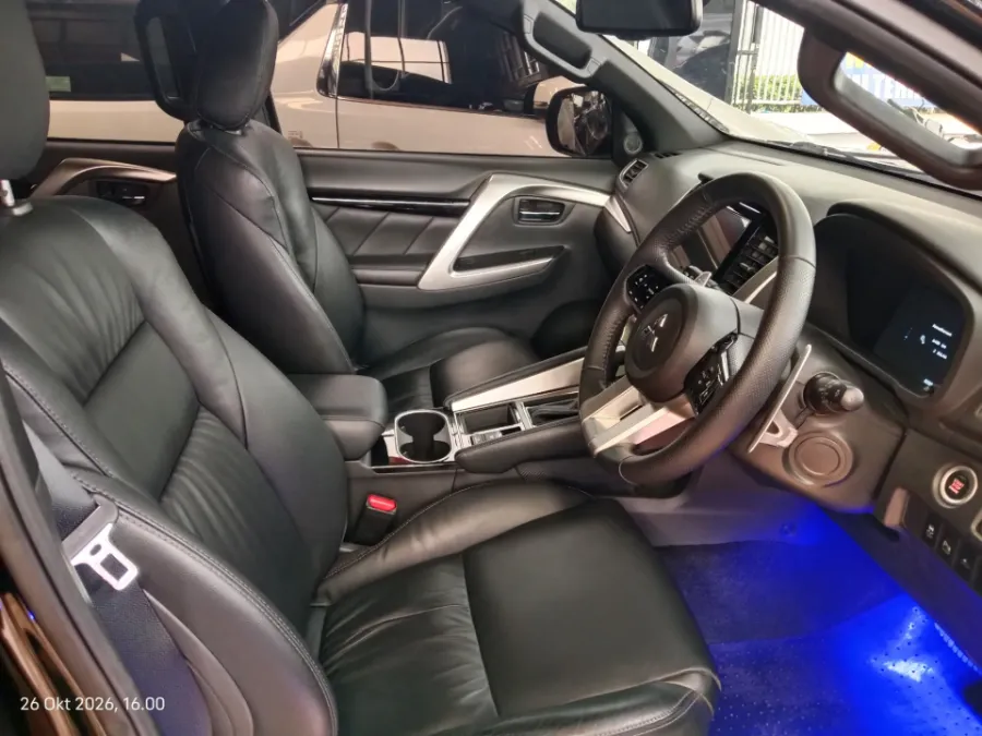 Foto Mobil Bekas Kabin Depan Mitsubishi Pajero Sport 2.4 Dakar 4X2 tahun 2025