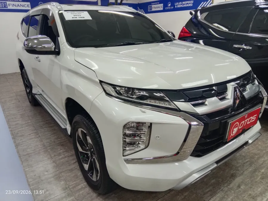 Foto Mobil Bekas Kanan Depan Mitsubishi Pajero Sport 2.4 Dakar 4X2 tahun 2025