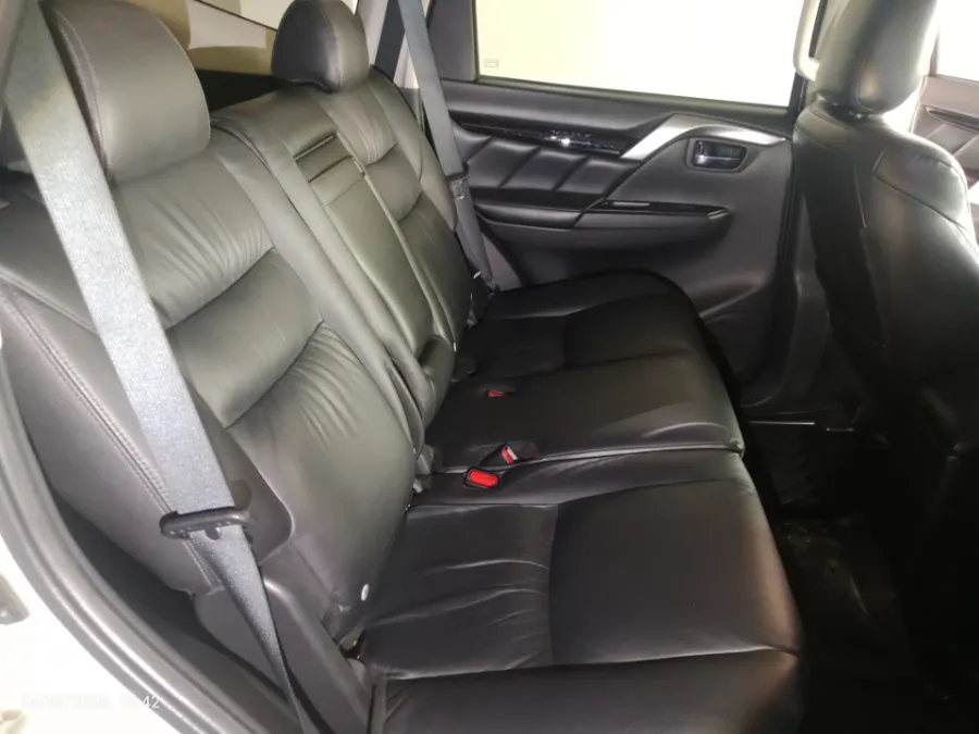 Foto Mobil Bekas Kabin Belakang Mitsubishi Pajero Sport 2.4 Dakar 4X4 tahun 2019