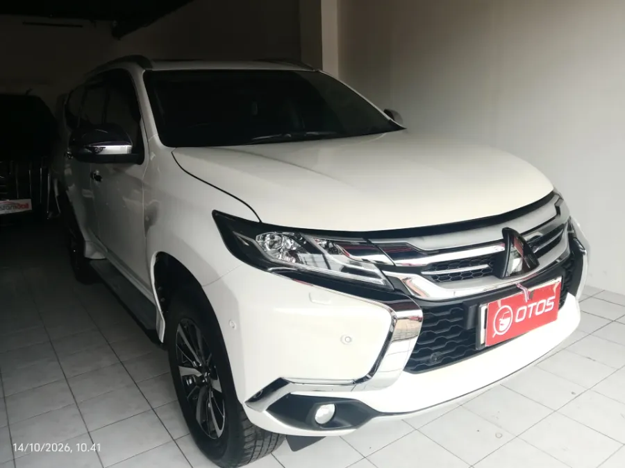Foto Mobil Bekas Kanan Depan Mitsubishi Pajero Sport 2.4 Dakar 4X4 tahun 2019