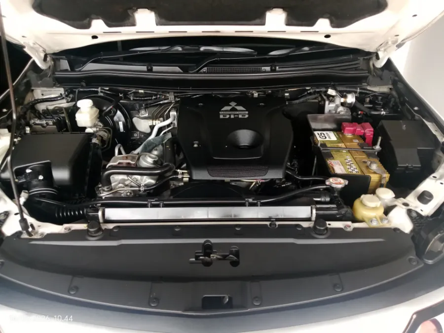 Foto Mobil Bekas Mesin Mitsubishi Pajero Sport 2.4 Dakar 4X4 tahun 2019