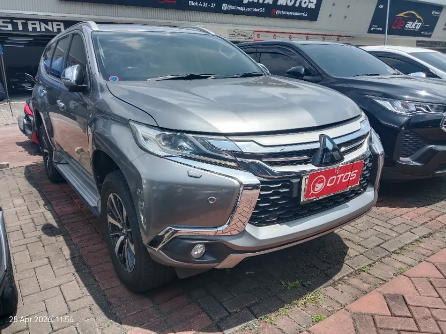 Foto Mobil Bekas Kanan Depan Mitsubishi Pajero Sport 2.4 Dakar Ultimate tahun 2017